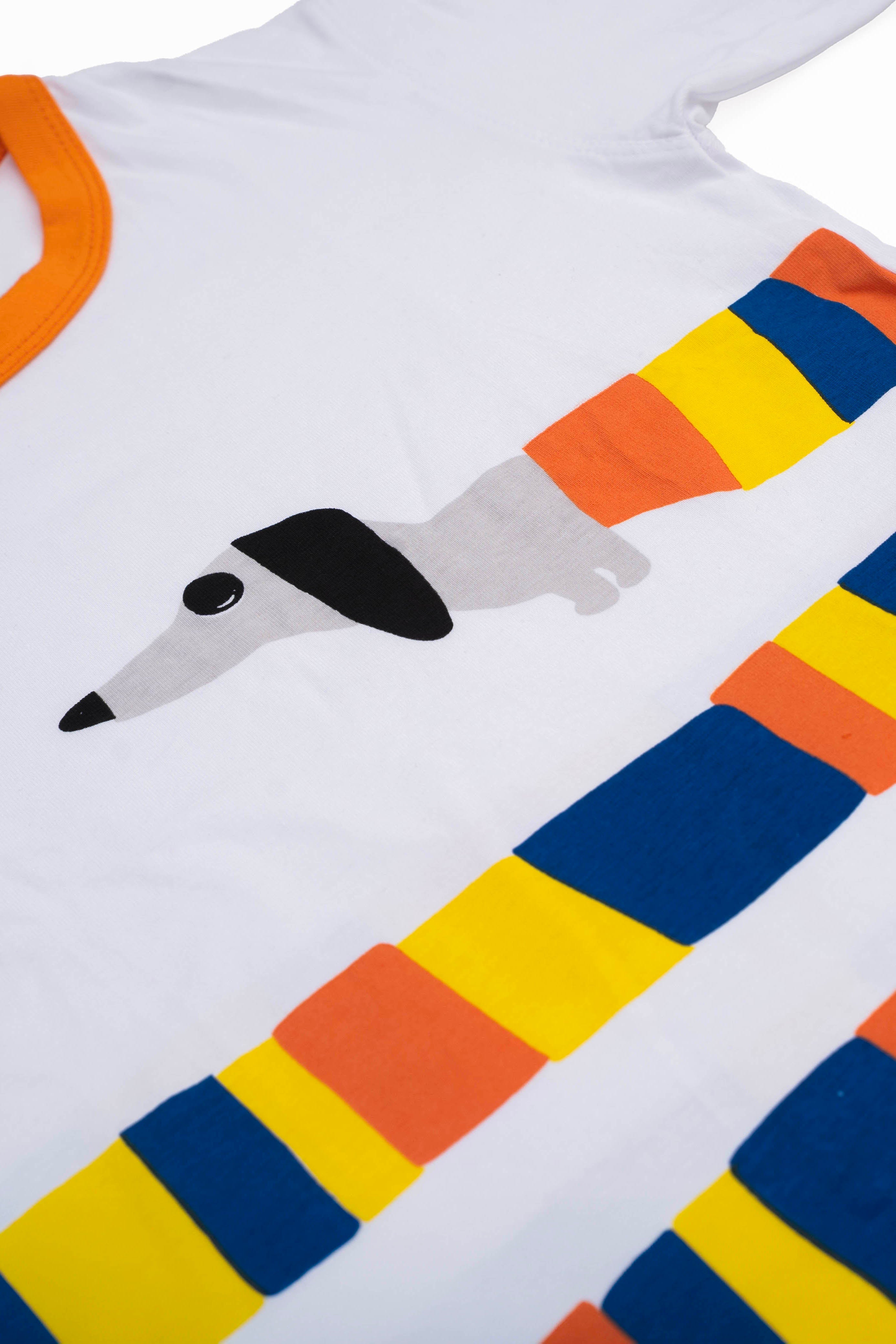 Hot Dog in orange T-shirt